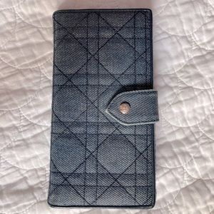 Dior wallet